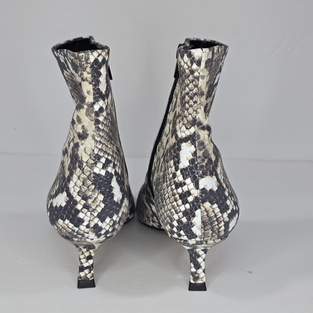 Gianni Bini Women’s Ankle Boots 7.5 Snake Print Side Zip Pointed Toe Kitten Heel - Picture 7 of 11